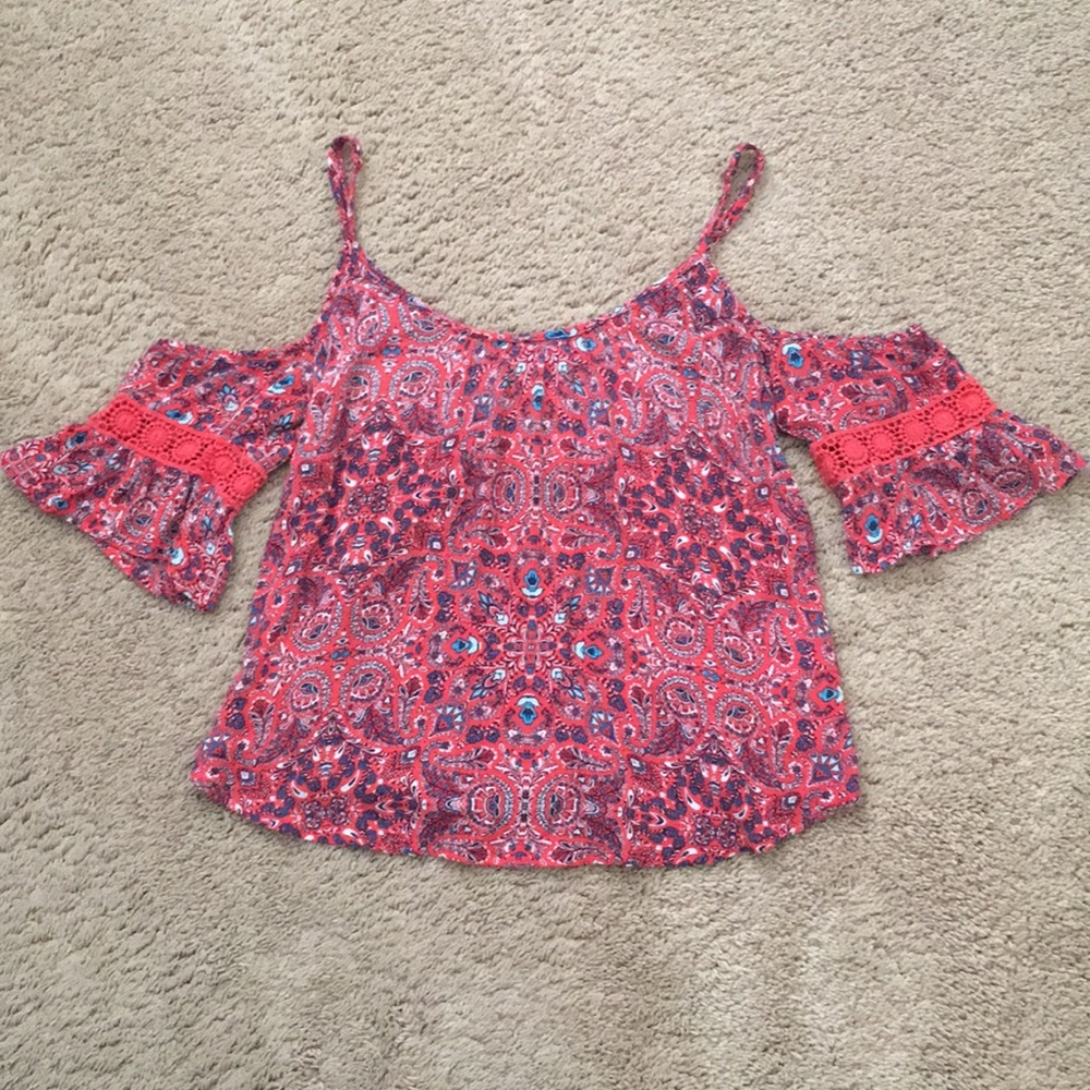Xhilaration cold shoulder top